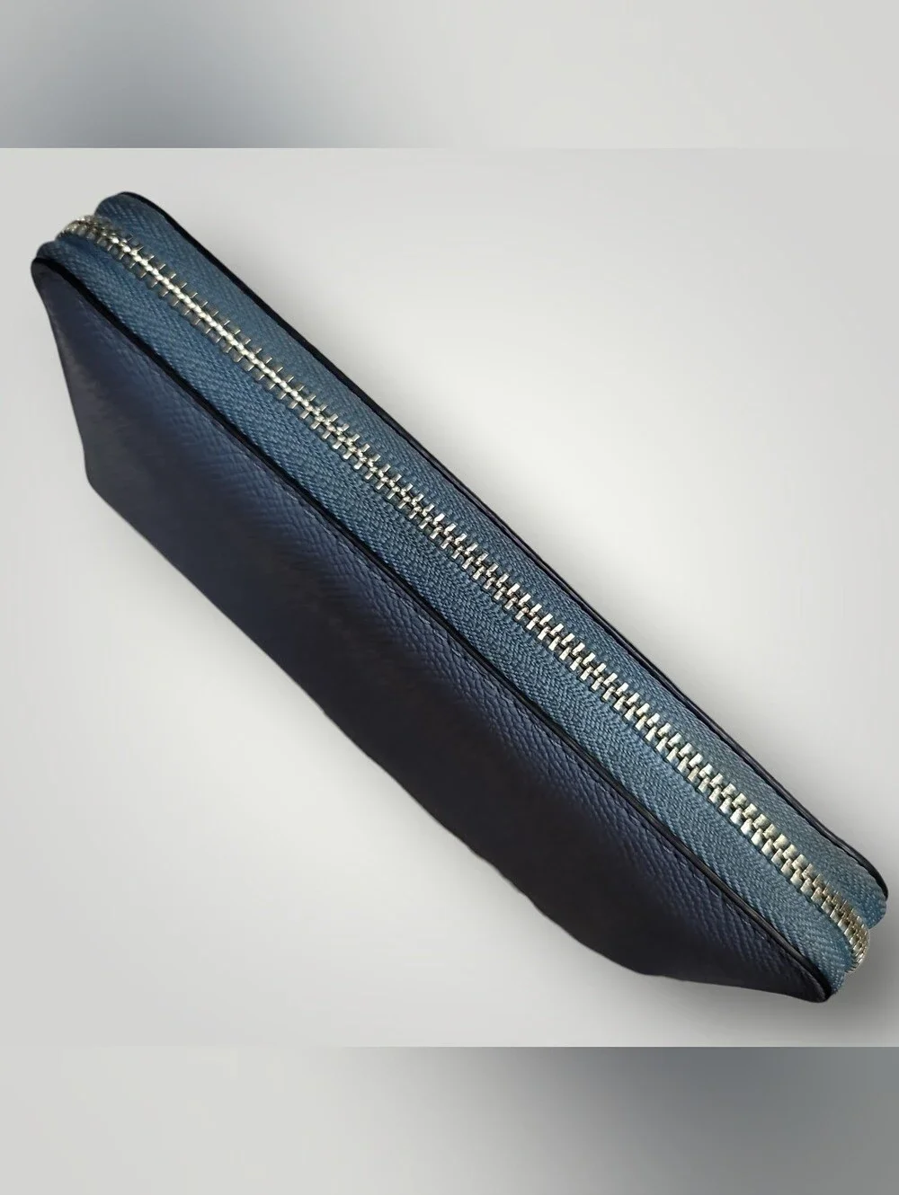 Coach Blue Medium ID Zip Wallet In Good Condition